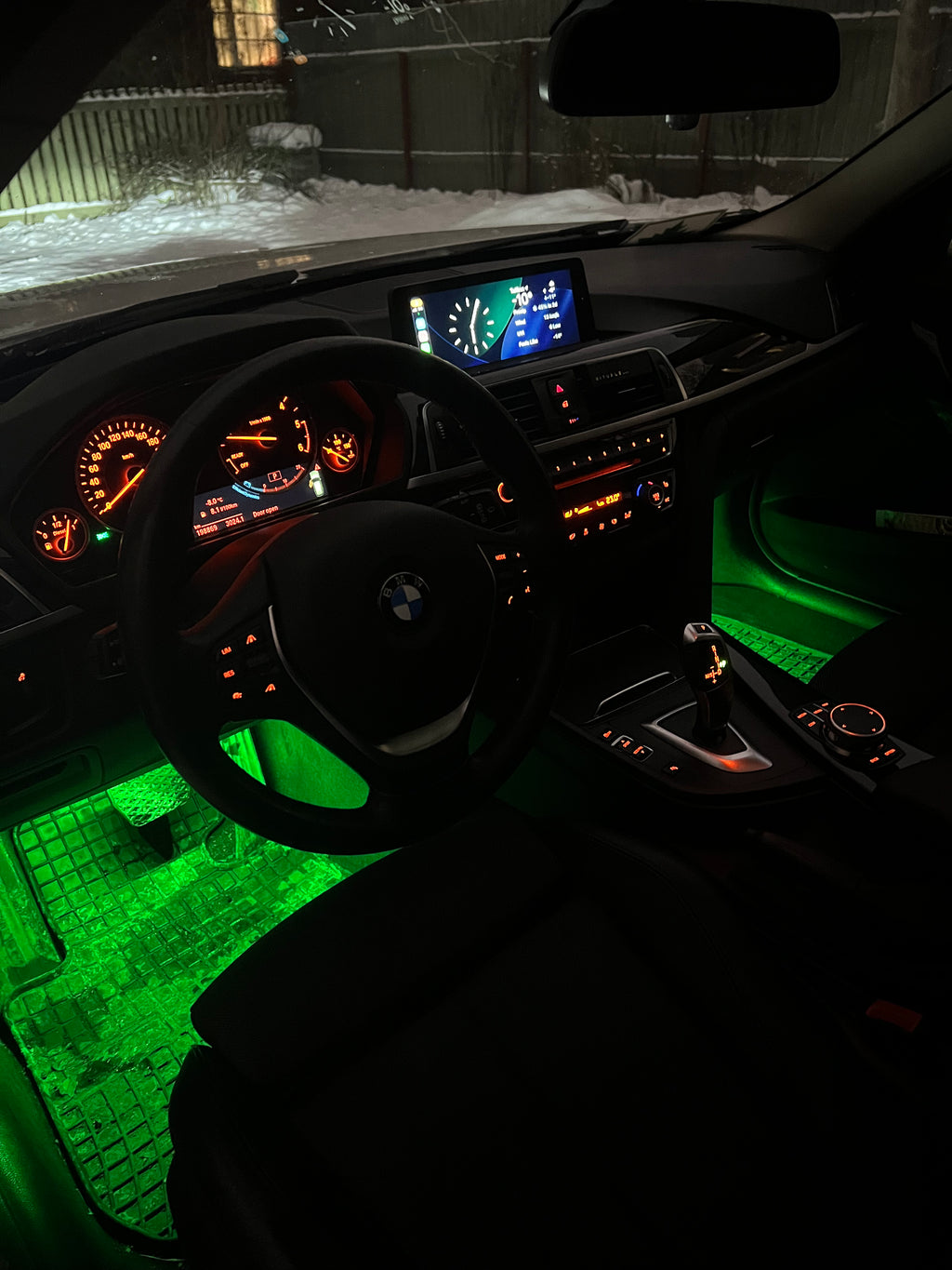 Autosära Nutikas LED-sisevalgustuse komplekt